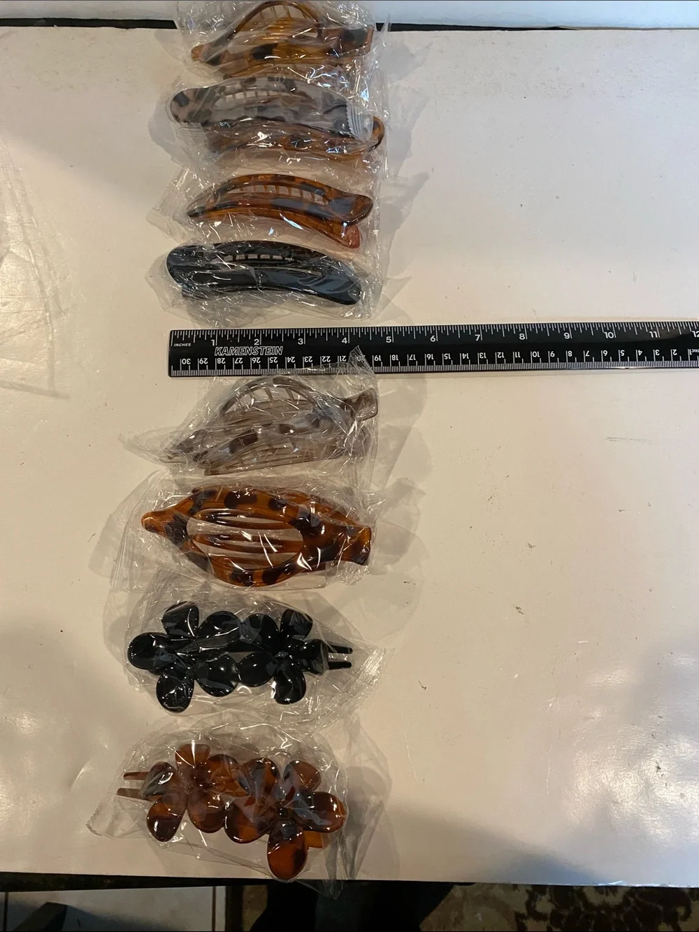 NIP 8-piece Assorted Hair Claw Clips
